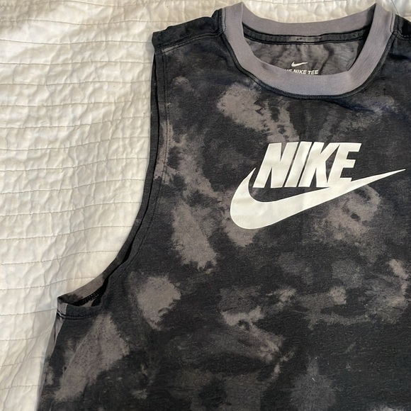 Women’s Nike Futura Tank top - Picture 4 of 6